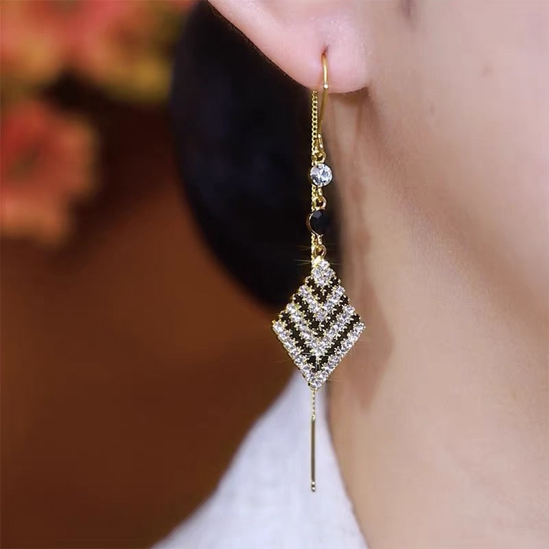 Black & White Full-Diamond Rhombus Earrings