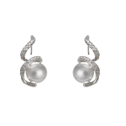 Elegant Pearl and Diamond Stud Earrings