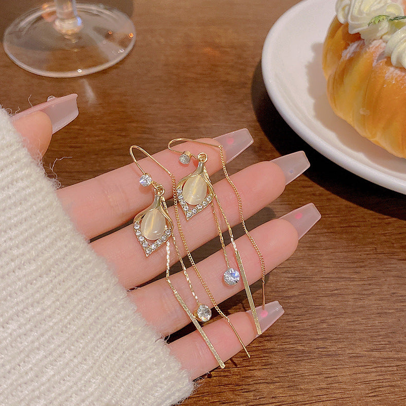 Light Luxury Catopal Tassel Earrings