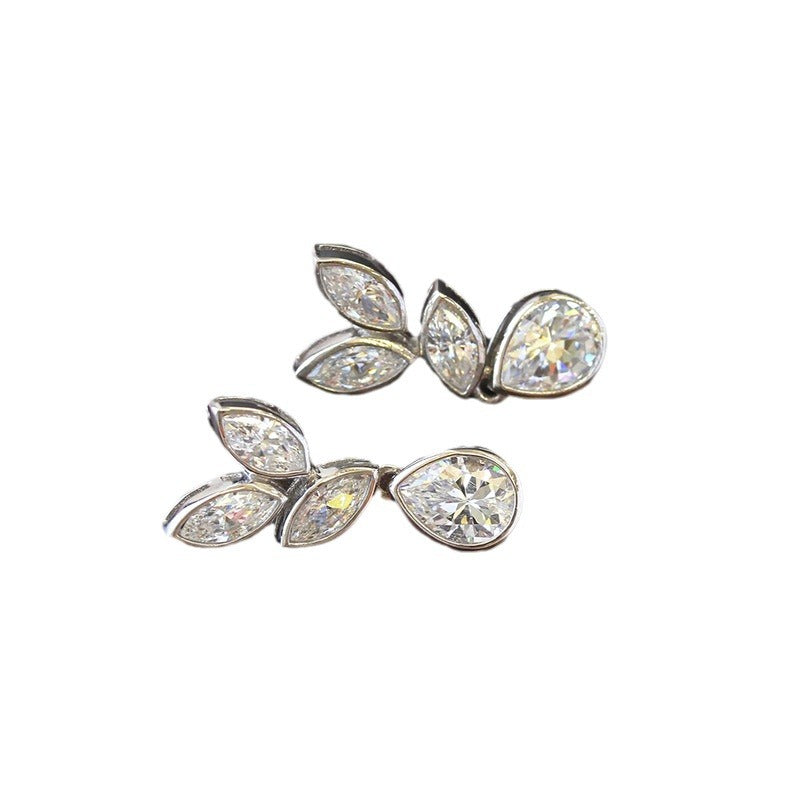 Cute Horse-Eye Leaf Earrings