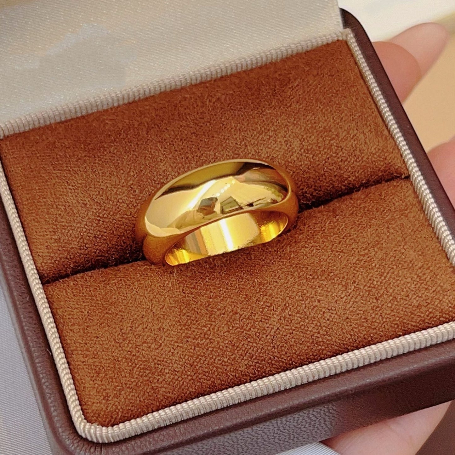 Glossy Gold Wide Ring